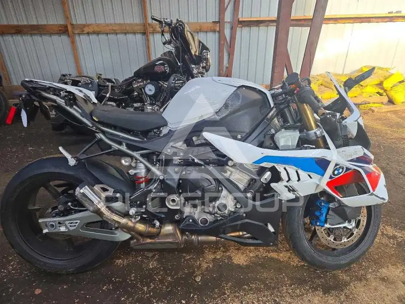 2026 BMW S1000 photo
