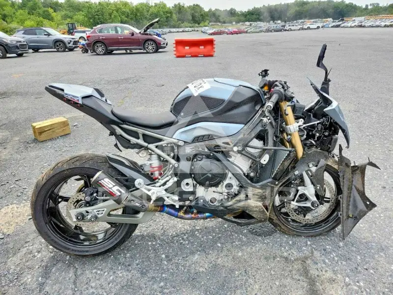 2026 BMW S1000 photo