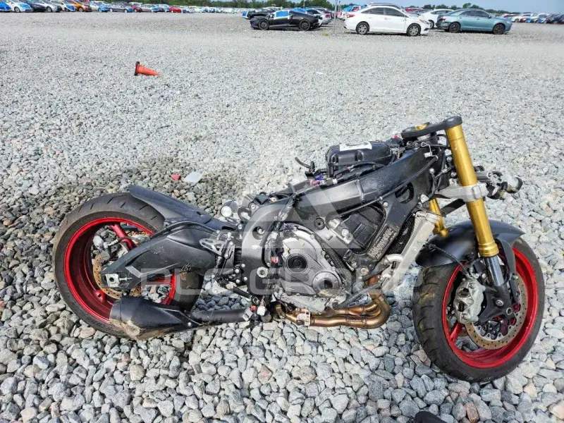 2026 Suzuki GSX-R750 фото