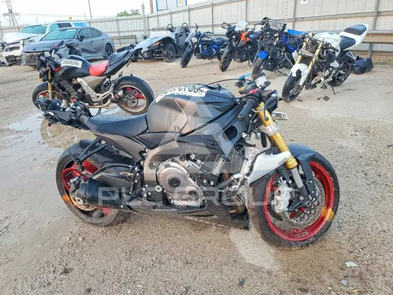 2026 Suzuki GSX-R750 фото