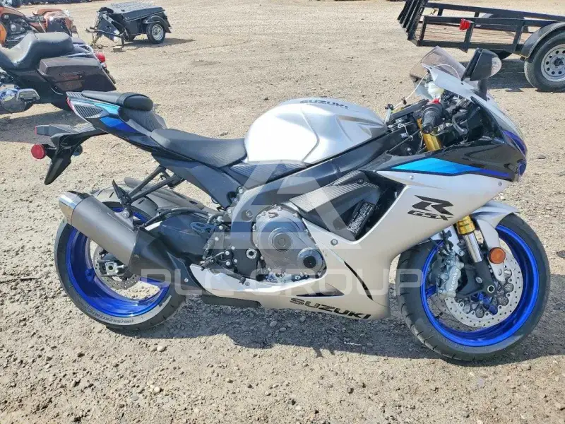 2026 Suzuki GSX-R750 photo