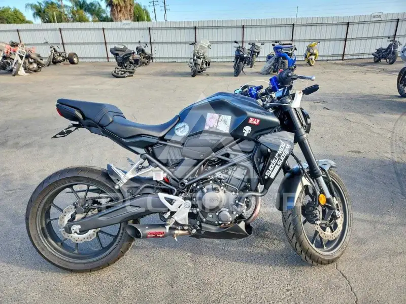 2026 Honda CB фото