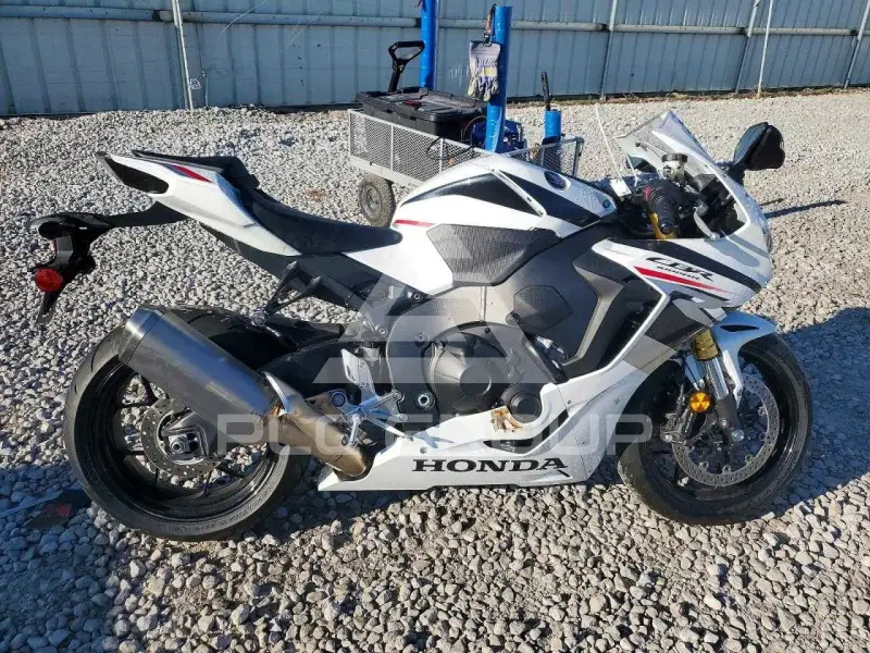2026 Honda CBR photo