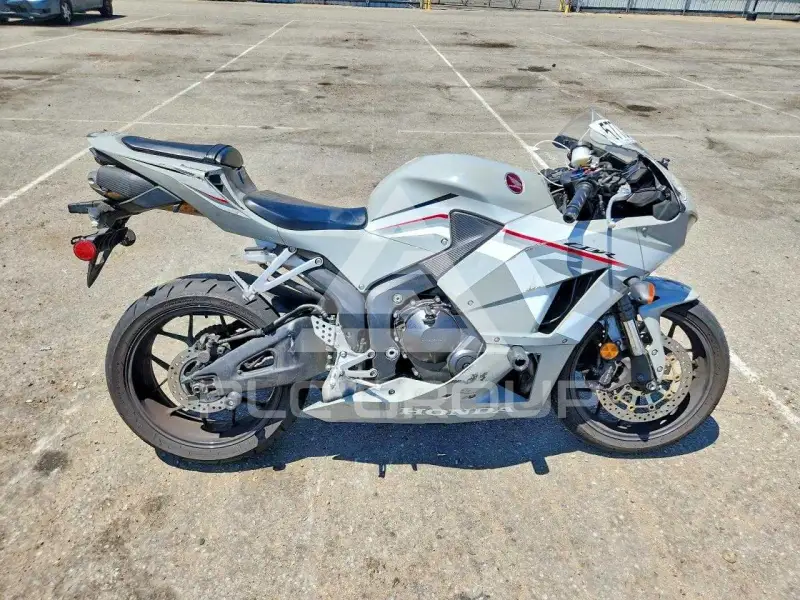 2026 Honda CBR фото