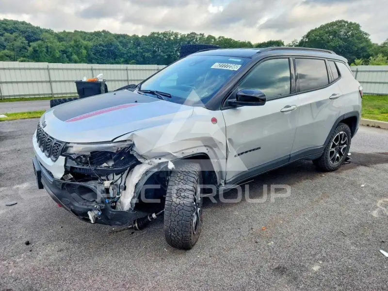 2026 Jeep COMPASS photo