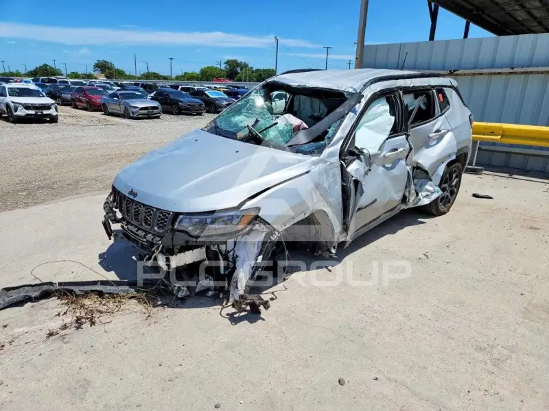 2026 Jeep COMPASS фото