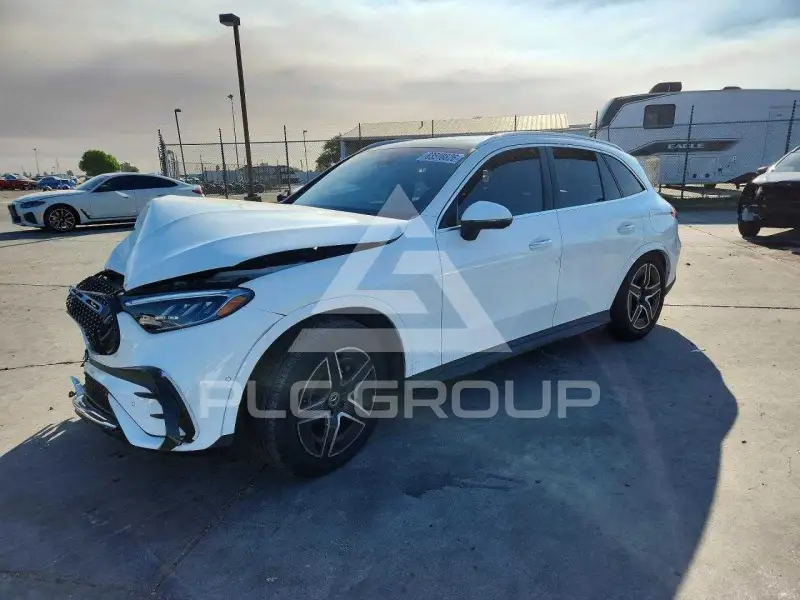 2026 Mercedes Benz GLC-Class фото