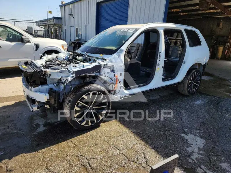 2026 Volvo XC90 фото