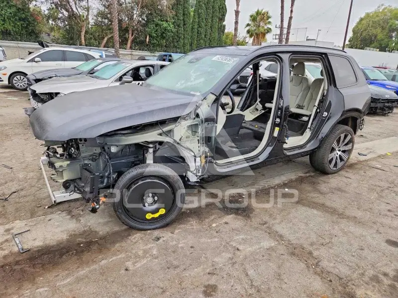 2026 Volvo XC90 фото