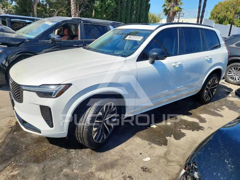 2026 Volvo XC90 photo