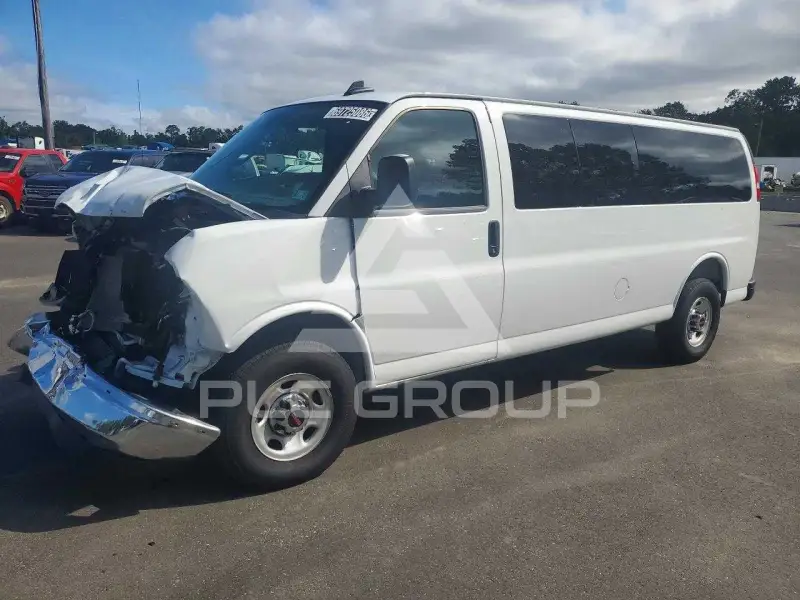 2026 GMC Savana photo