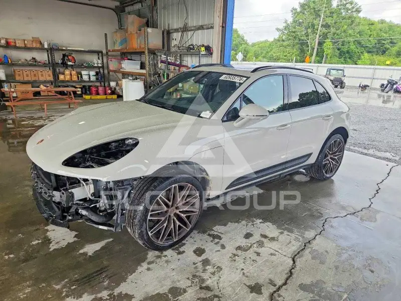 2026 Porsche MACAN photo