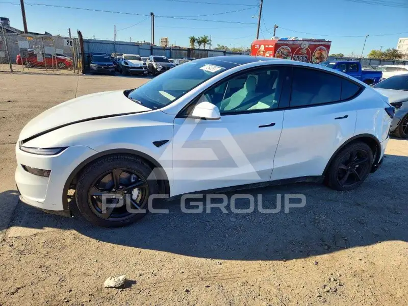 2026 Tesla Model Y фото