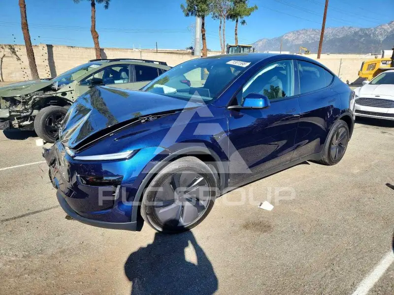 2026 Tesla Model Y фото