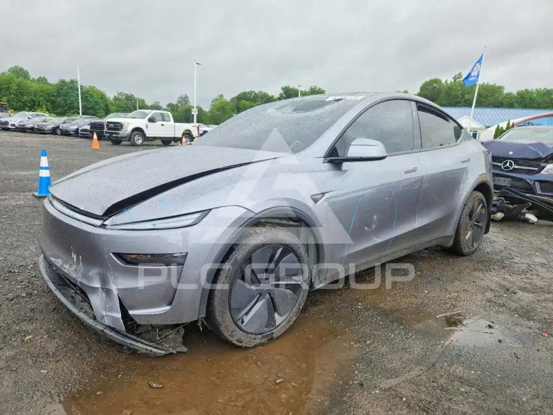2026 Tesla Model Y фото