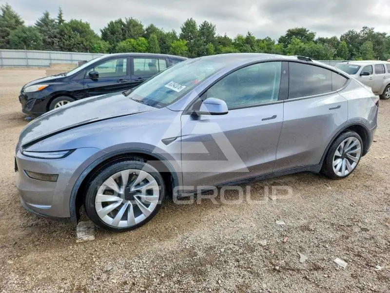 2026 Tesla Model Y фото