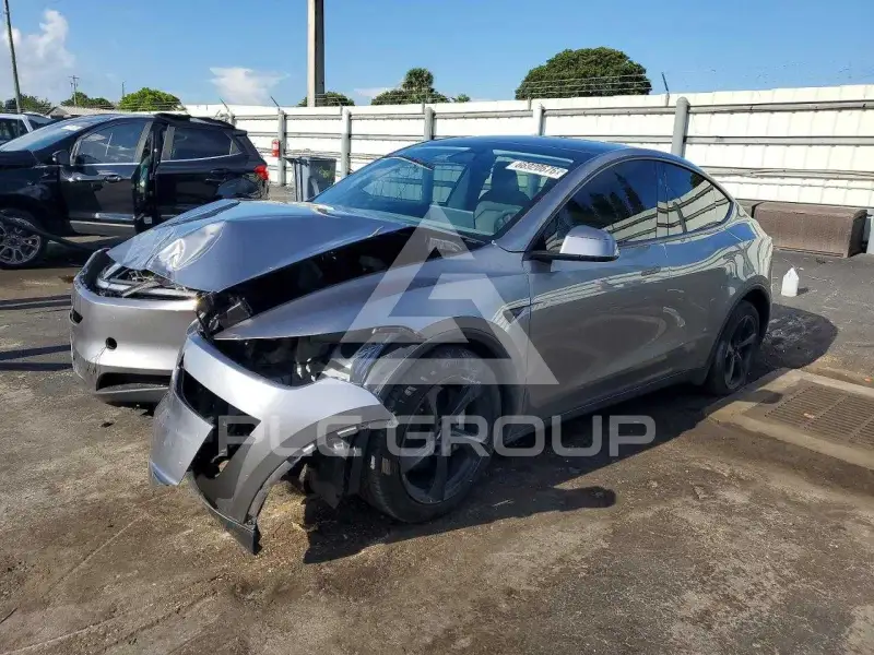 2026 Tesla Model Y фото