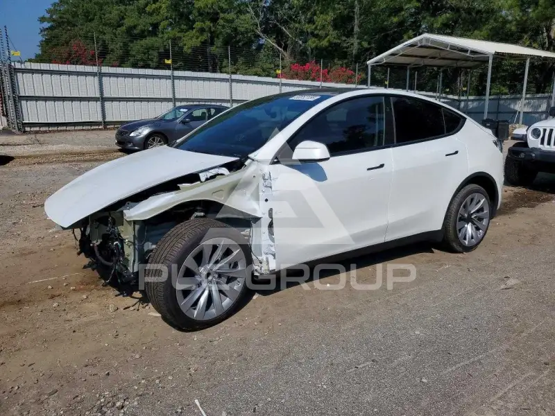 2026 Tesla Model Y фото