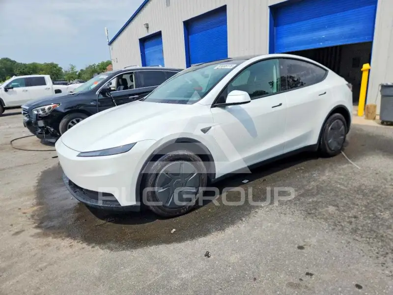 2026 Tesla Model Y фото