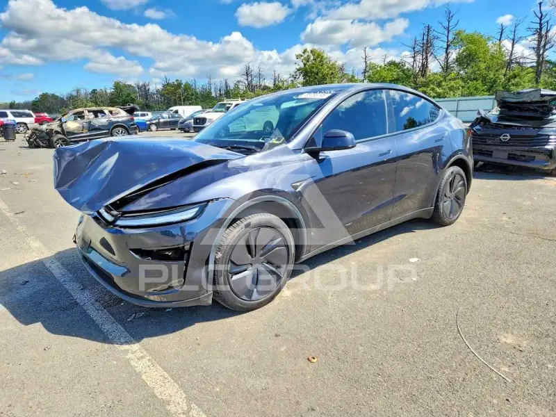 2026 Tesla Model Y фото