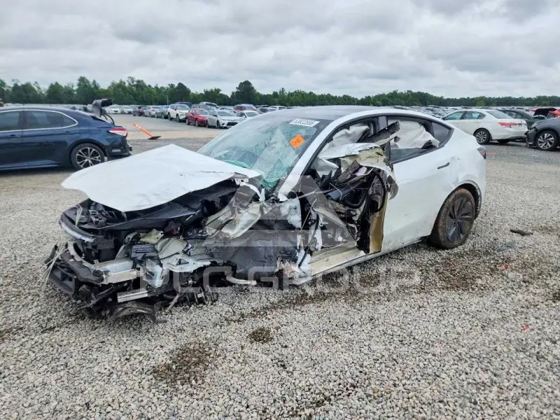 2026 Tesla Model Y фото