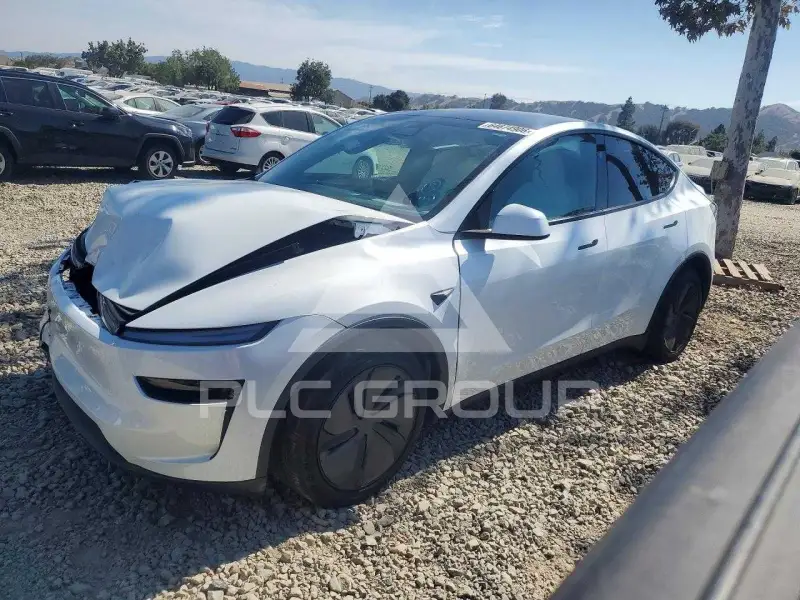 2026 Tesla Model Y фото