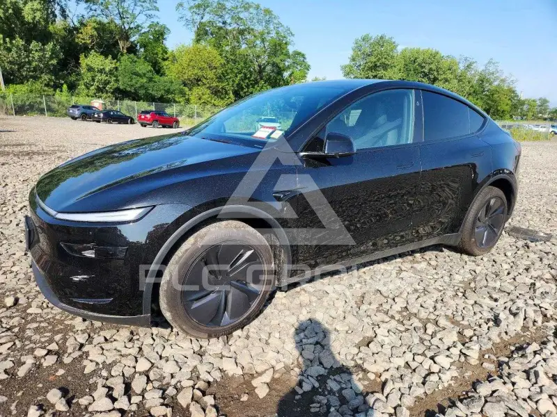 2026 Tesla Model Y фото