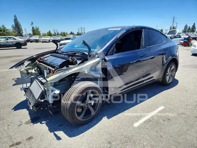 2026 Tesla Model Y фото