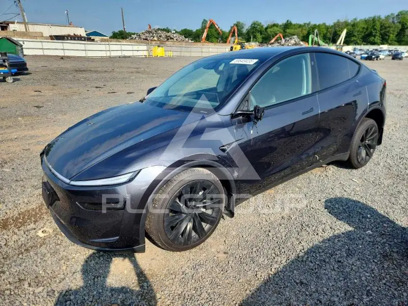 2026 Tesla Model Y фото