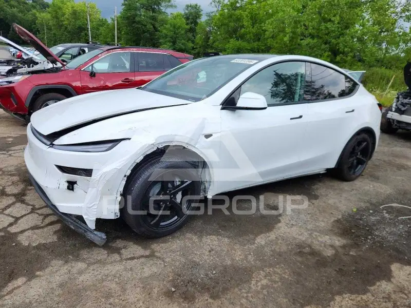2026 Tesla Model Y photo
