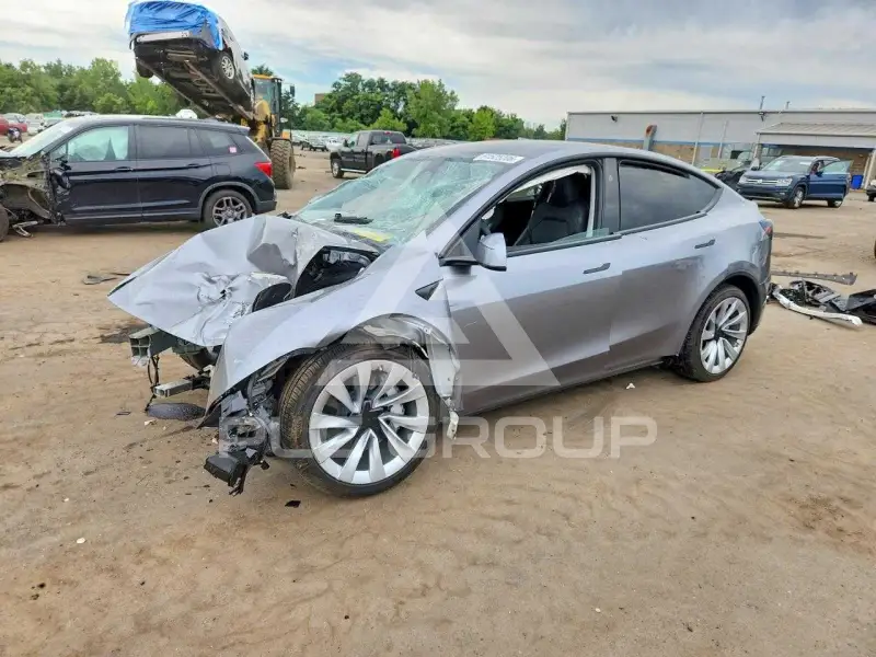 2026 Tesla Model Y фото