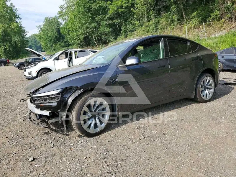 2026 Tesla Model Y фото
