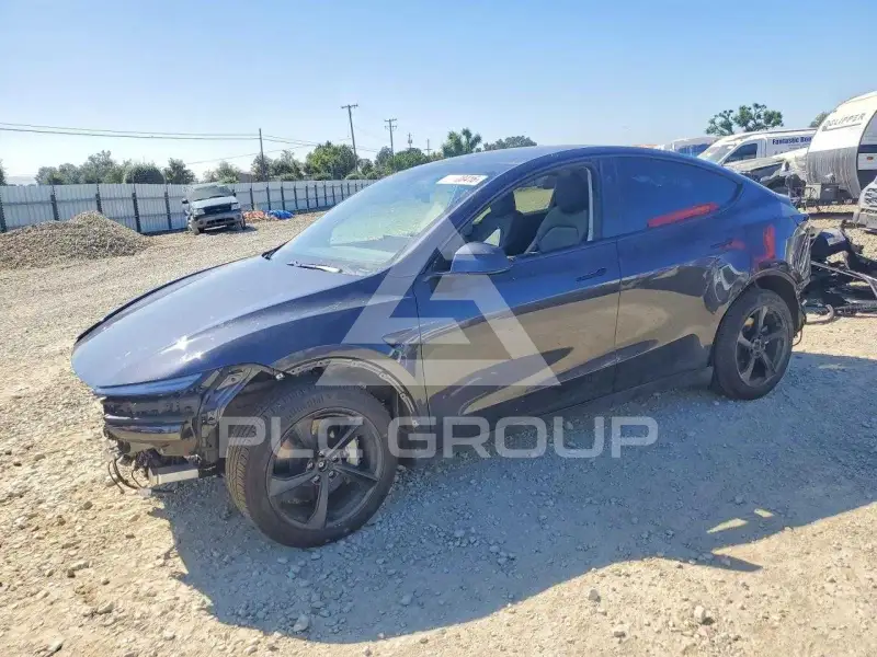 2026 Tesla Model Y фото