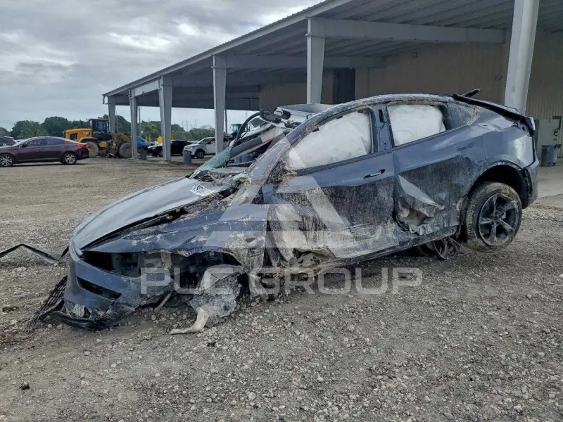 2026 Tesla Model Y фото
