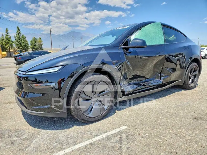 2026 Tesla Model Y фото