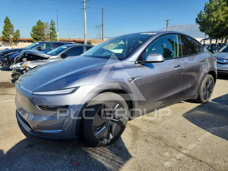 2026 Tesla Model Y фото