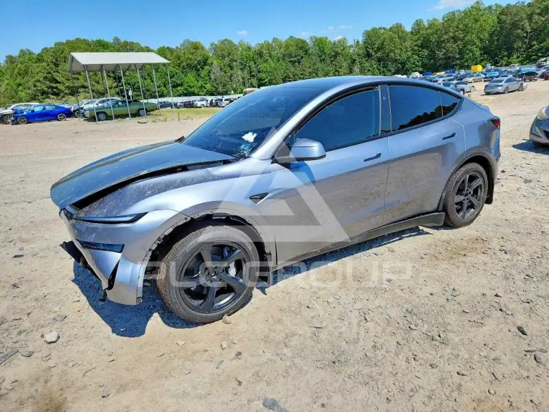 2026 Tesla Model Y фото