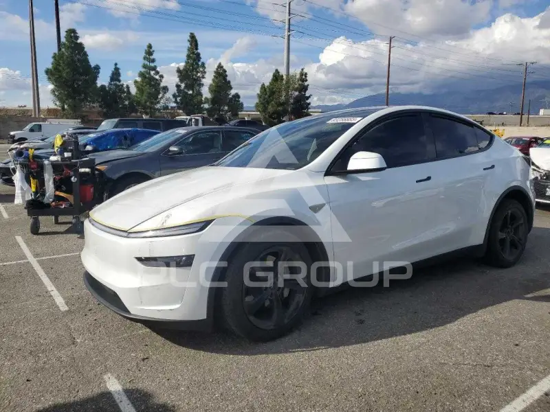 2026 Tesla Model Y фото
