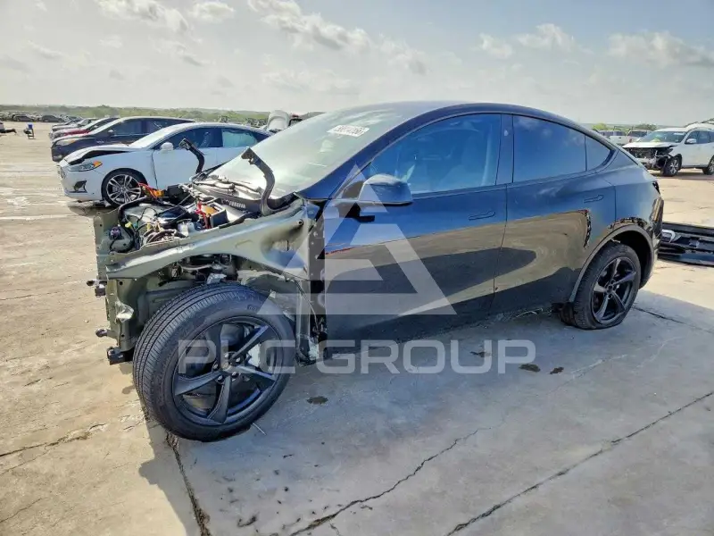 2026 Tesla Model Y photo