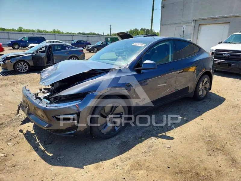2026 Tesla Model Y фото