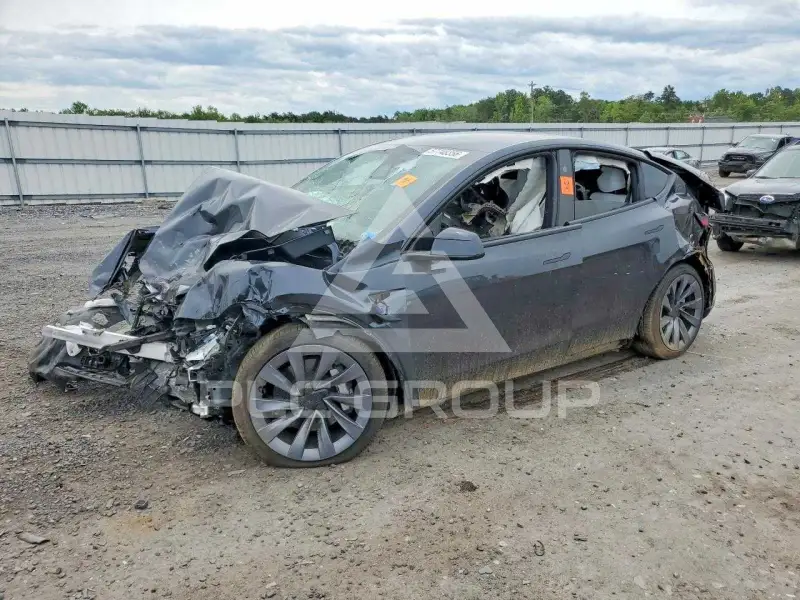2026 Tesla Model Y фото