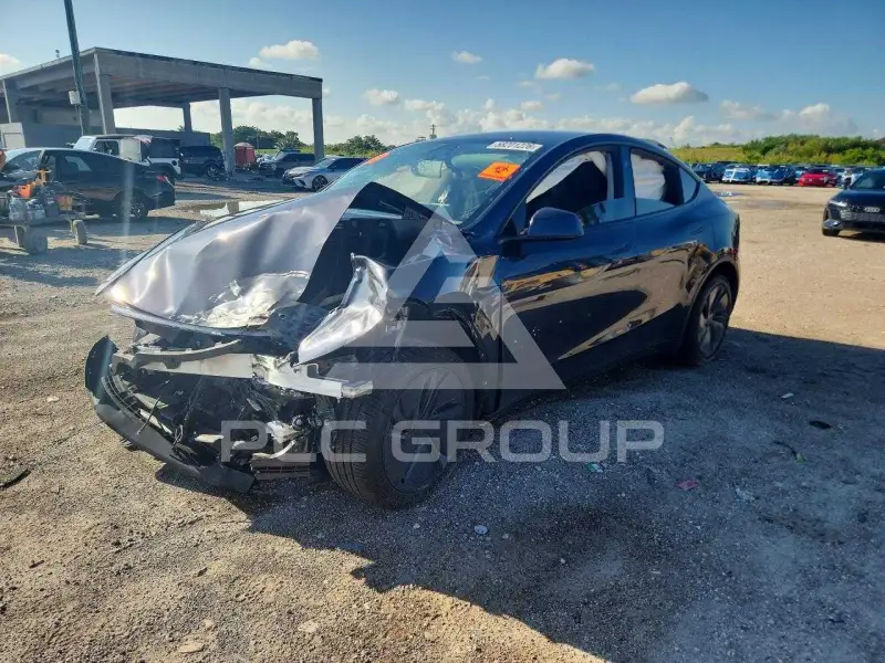 2026 Tesla Model Y photo