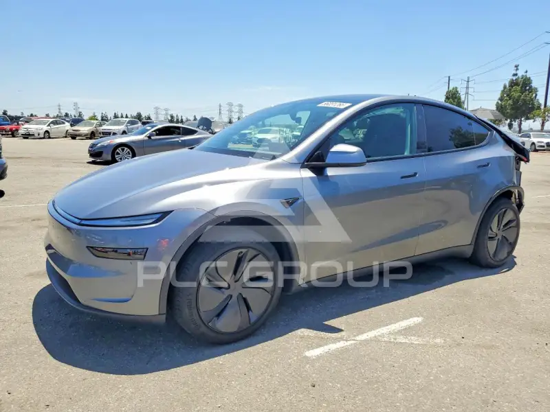 2026 Tesla Model Y фото