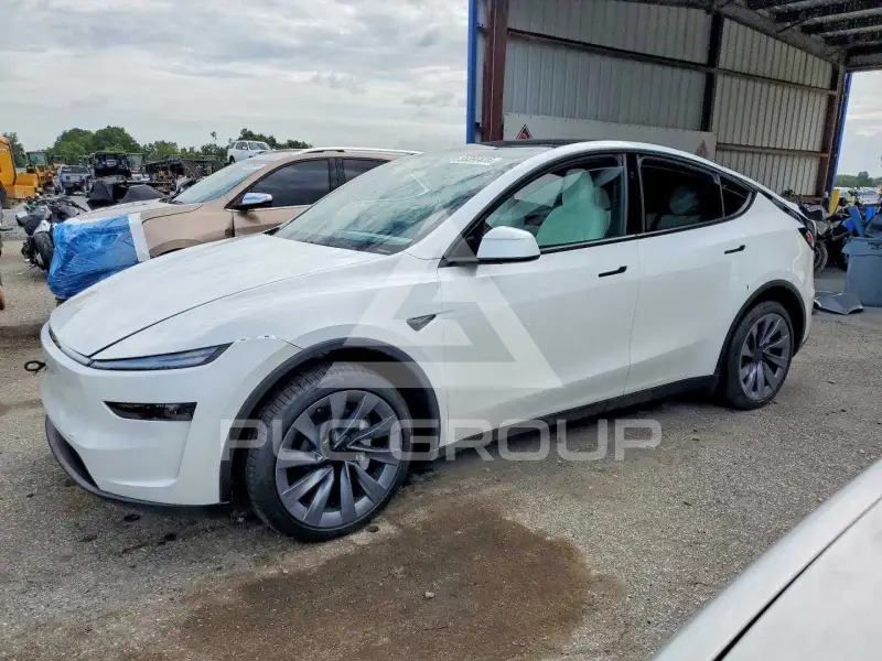 2026 Tesla Model Y фото