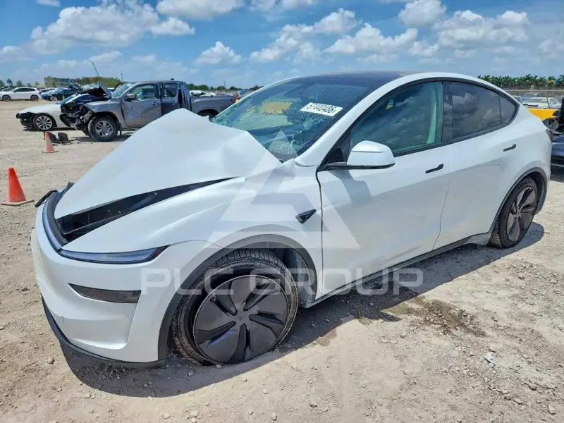 2026 Tesla Model Y фото