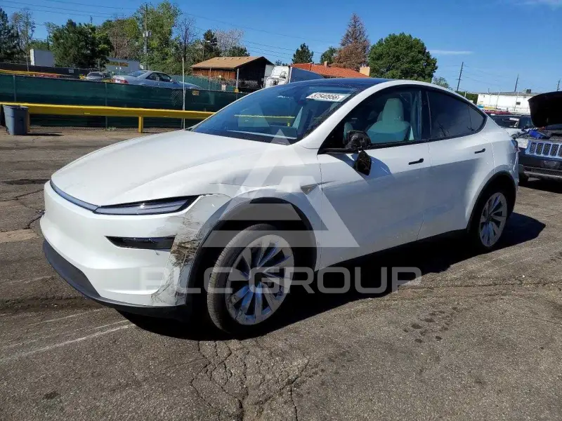 2026 Tesla Model Y фото