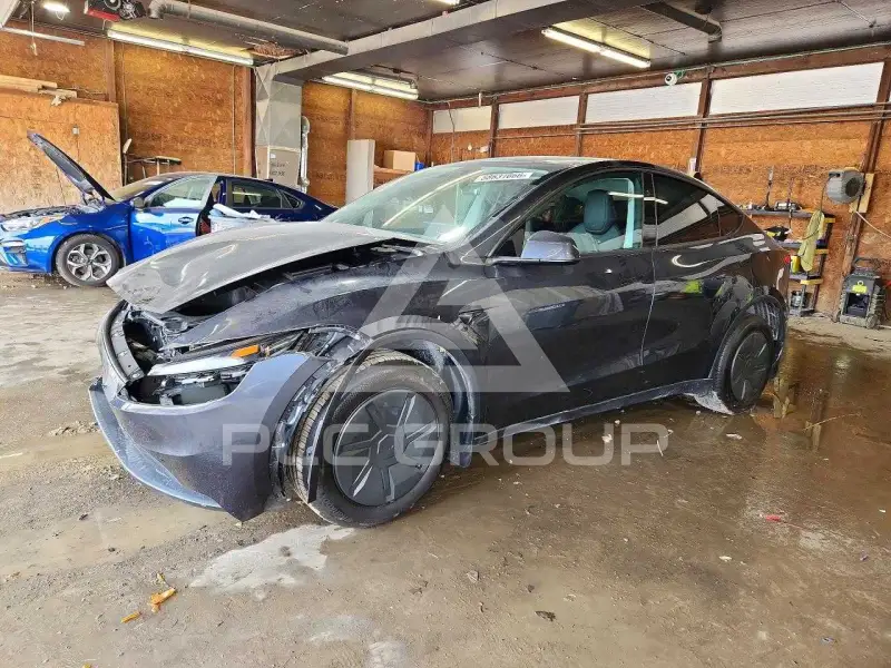 2026 Tesla Model Y фото