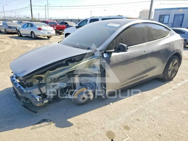 2026 Tesla Model Y фото