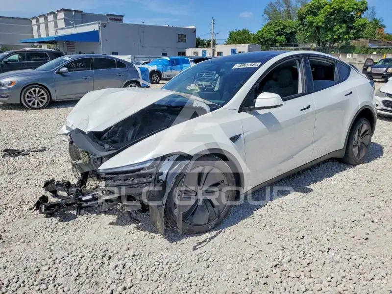 2026 Tesla Model Y фото