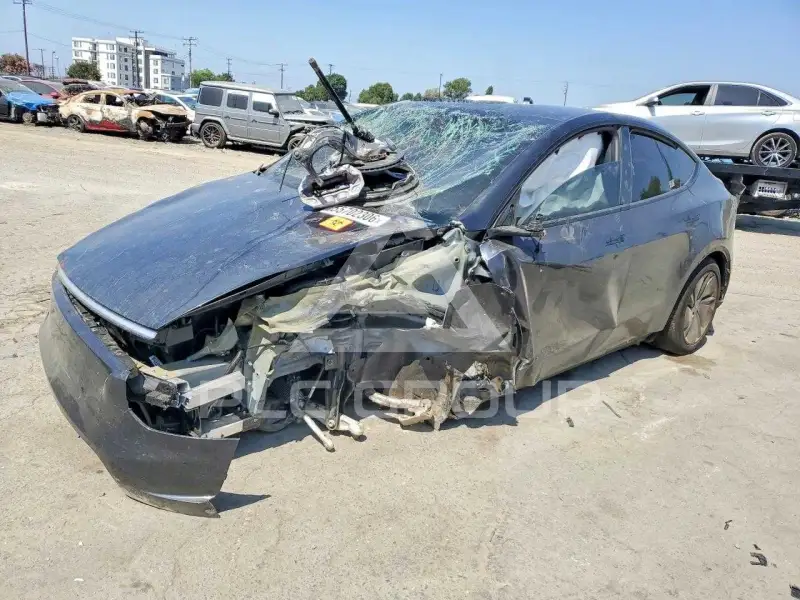 2026 Tesla Model Y photo